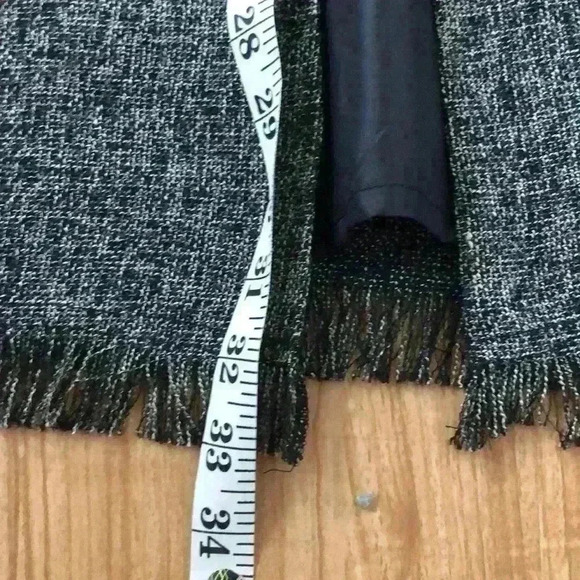 Northstyle A-Line Tweed skirt w/ slit and fringe hem - Picture 4 of 7